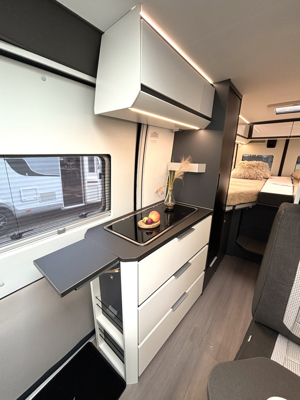 Adria Twin Supreme 640 SLB ENKELE BEDDEN FIAT 8 TREKHAAK foto: 6
