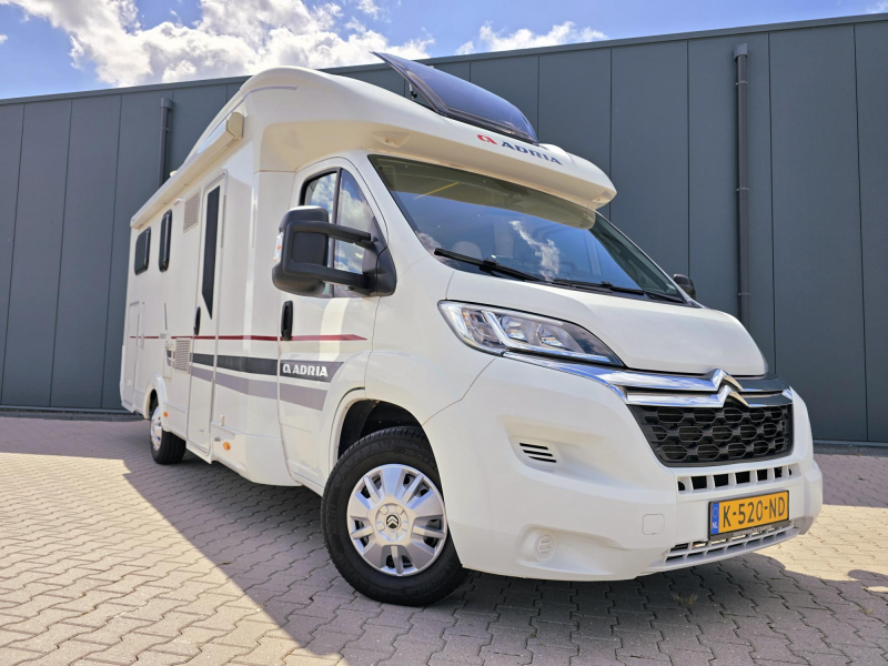 Adria Matrix 670 SL Lengte Bedden Hefbed 5per  foto: 5