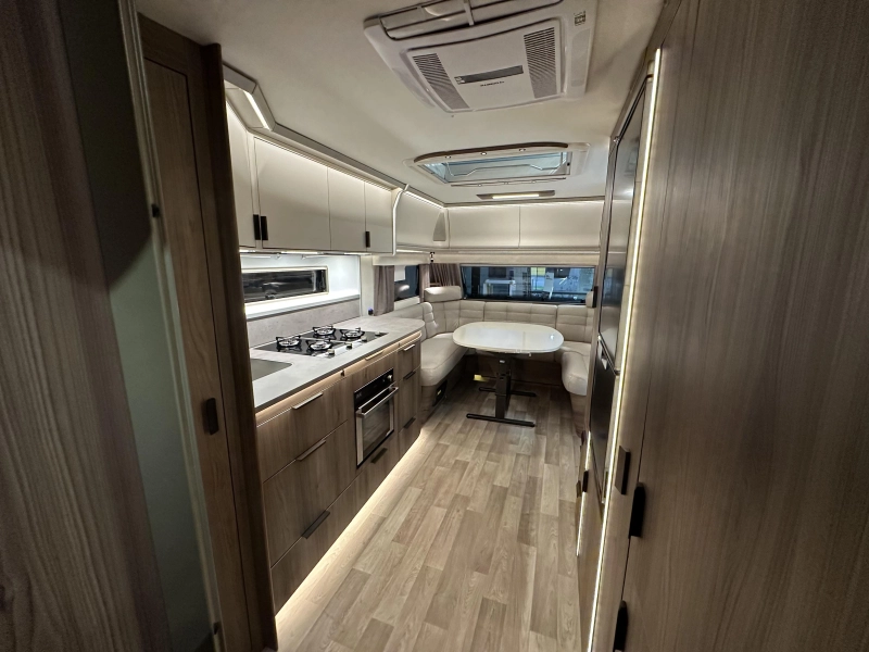 Kabe Royal 600 D XL Modelo 2026 - KingSize foto: 19