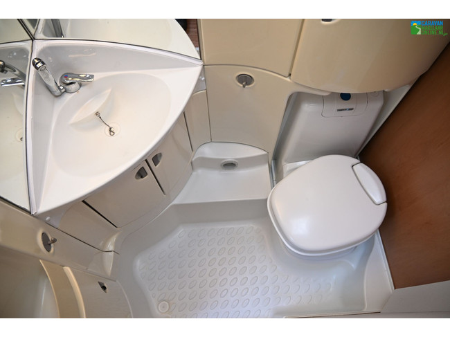 Knaus Südwind NL Premium Line 450TU foto: 17