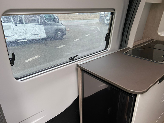 Bürstner Lineo C 590 Ford foto: 10