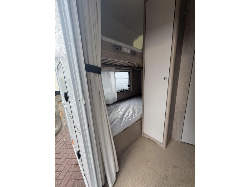 Bürstner Premio Life 490 TK Stapelbedden!  foto: 7