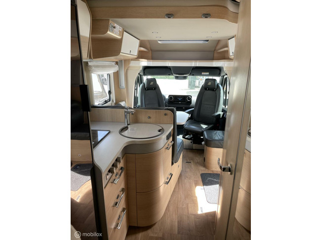 Hymer B-MCT 600 White-line Mercedes B-MCT 600 White-line Enkele bedden, Electrisch Hefbed(!!), XXL Garage en Bòmvol Extra’s! foto: 4