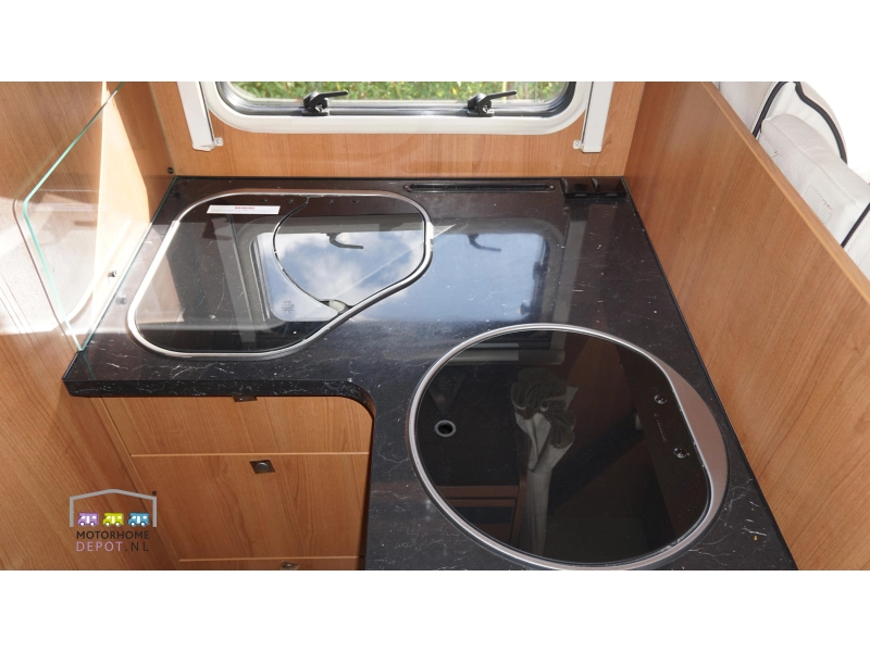 LMC Breezer 730 H Black Edition Foto: 11