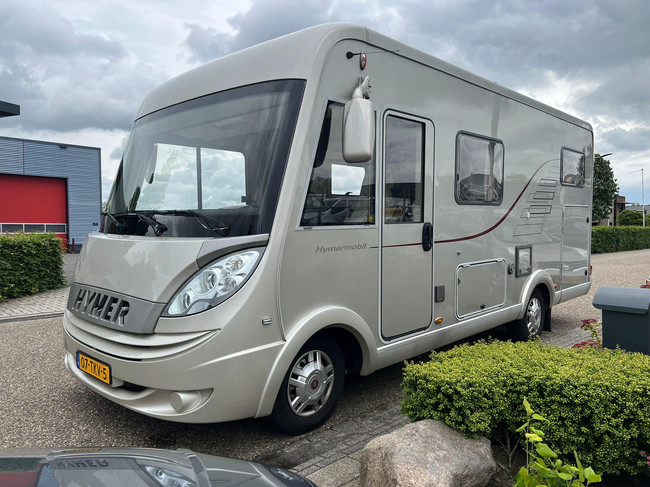 Hymer B514l | Cama fija | Asiento en L | Toldo de cassette | Aire acondicionado | Bearlock | C&aacute;mara | NAVI | Apple CarPlay | TV foto: 2
