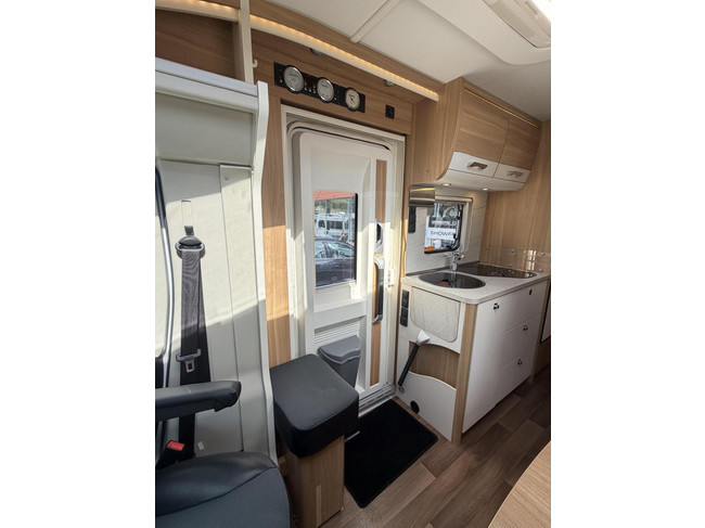 Dethleffs T 6611 Advantage Automatique Lits Jumeaux Panneau Solaire Auvent photo: 18
