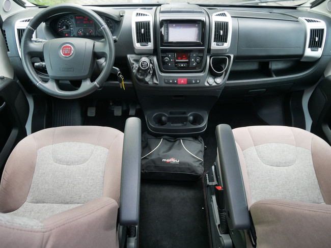 Carthago Malibu Van 640 LE Charming GT, 6.40 Meter Buscamper, Lengtebedden Foto: 3