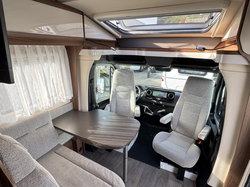 Hymer ML-T 580 - B&eacute;quilles hydrauliques - photo : 4