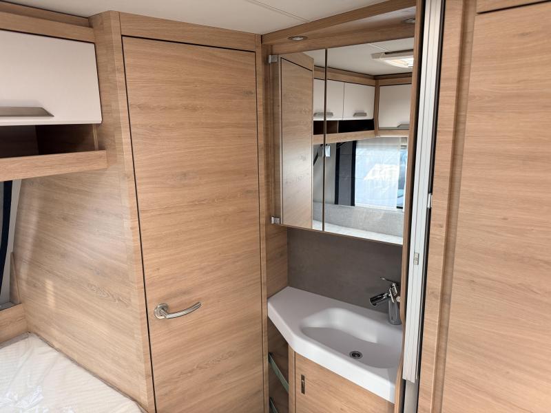 Knaus Sudwind Black Selection 450 FU Foto: 7