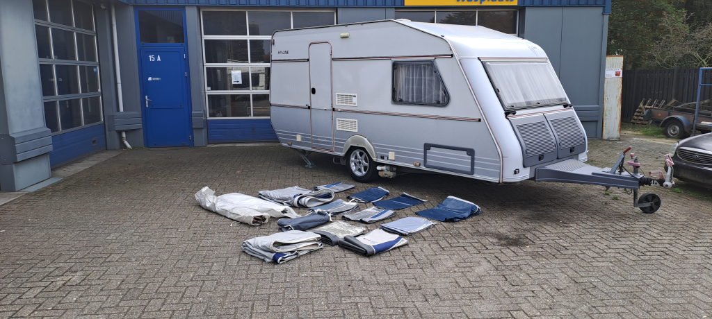 KIP Hy-line, met voortent, luifel en MOVER! foto: 22