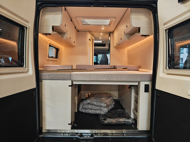 tourne mobil 6.4 Select 2.2 BlueHDI 180PK Automaat - ALL SEASON foto: 8
