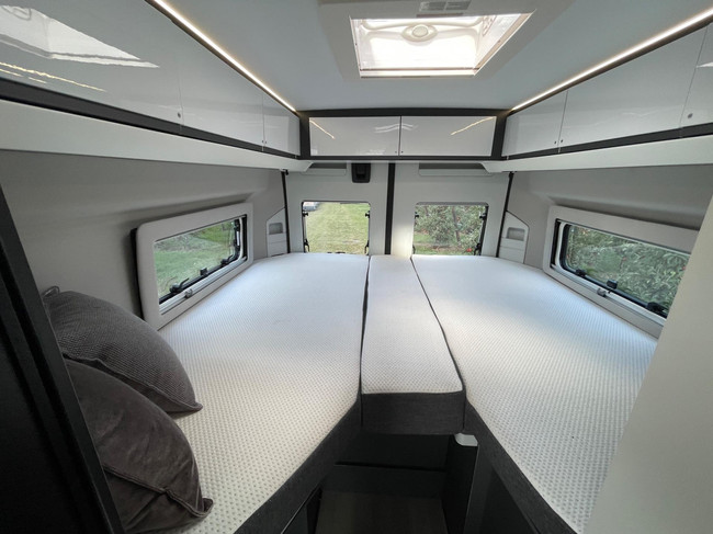 Adria Twin Plus Supreme 640 SLB 9-Traps LUCHTVERING foto: 11