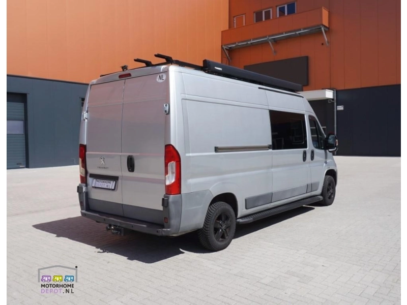 Peugeot Boxer 600 5 persoons  foto: 3