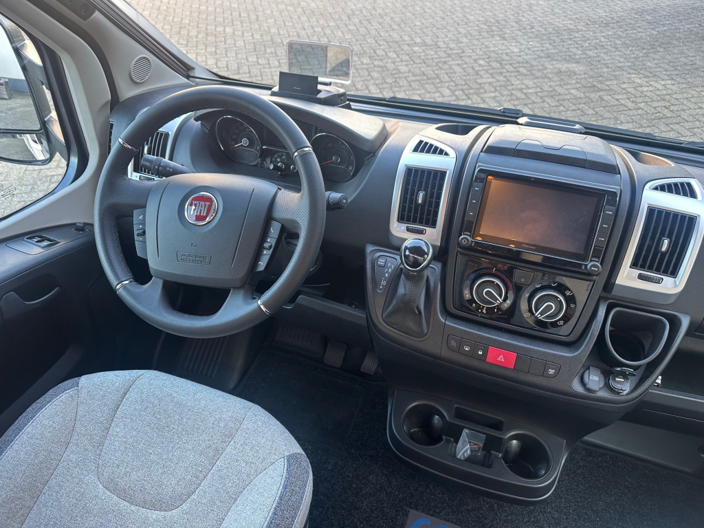 Knaus Sky Wave 650 mf 60 years edition foto: 3
