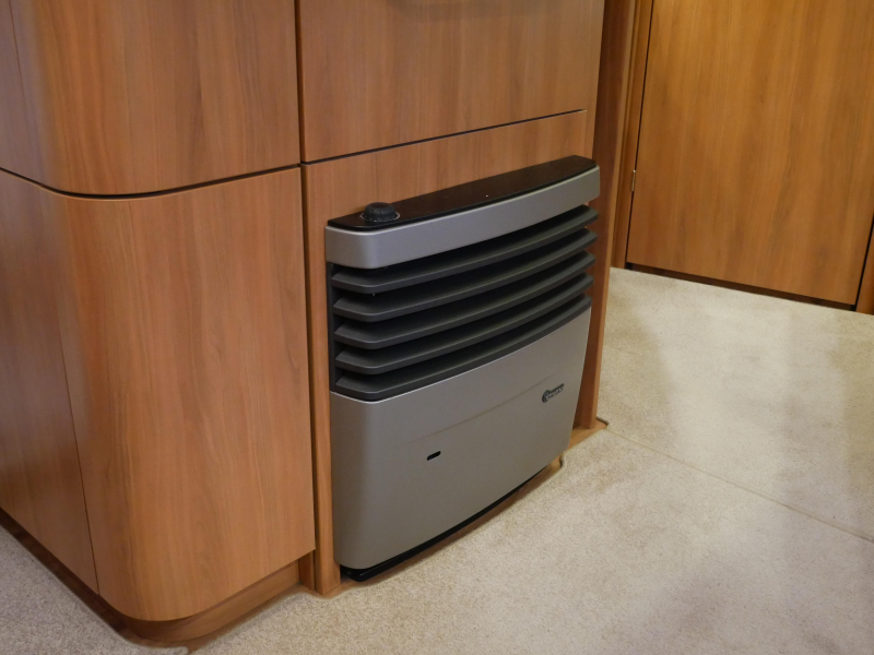 Eriba Nova GL 465 Incl. mover y toldo foto: 16