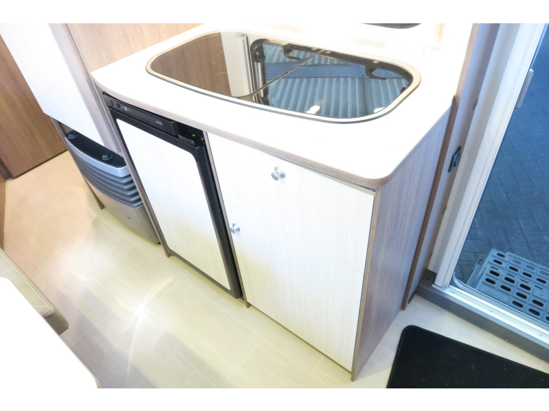 B&uuml;rstner IC Line 495 TK INCL AWNING+GARAGE photo: 13