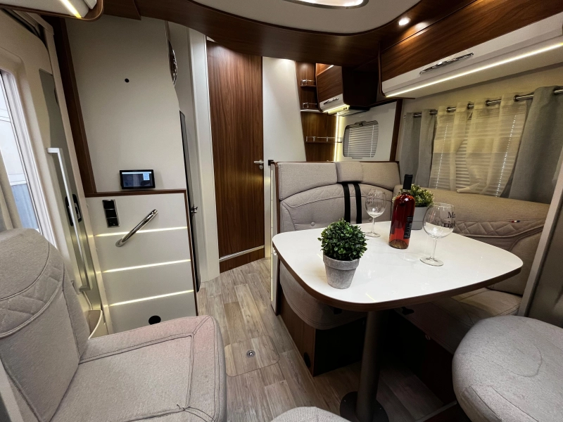 Pilote P 706 GJ Camper, 4 person photo: 5