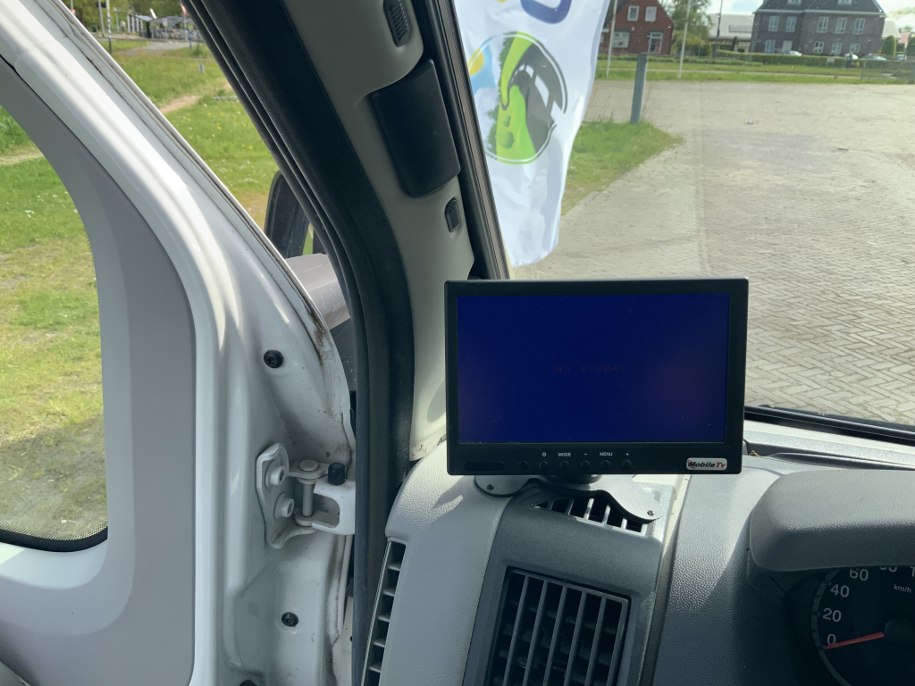 Adria   Compact   2.3 MultiJ. 130 PK , Half-integraal  , Frans-bed achter , Motor-airco , Trekhaak , Kleine camper , Bj. 2009 Camp centrum on the road Marum foto: 20