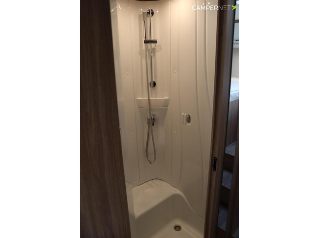 Bürstner Ixeo Time 726 G 165pk | 5e zitplaats | Zonnepanelen | Hefbed | Achteruitrijcamera| Thule lift fietsendrager | Lengtebedden | Bea foto: 19