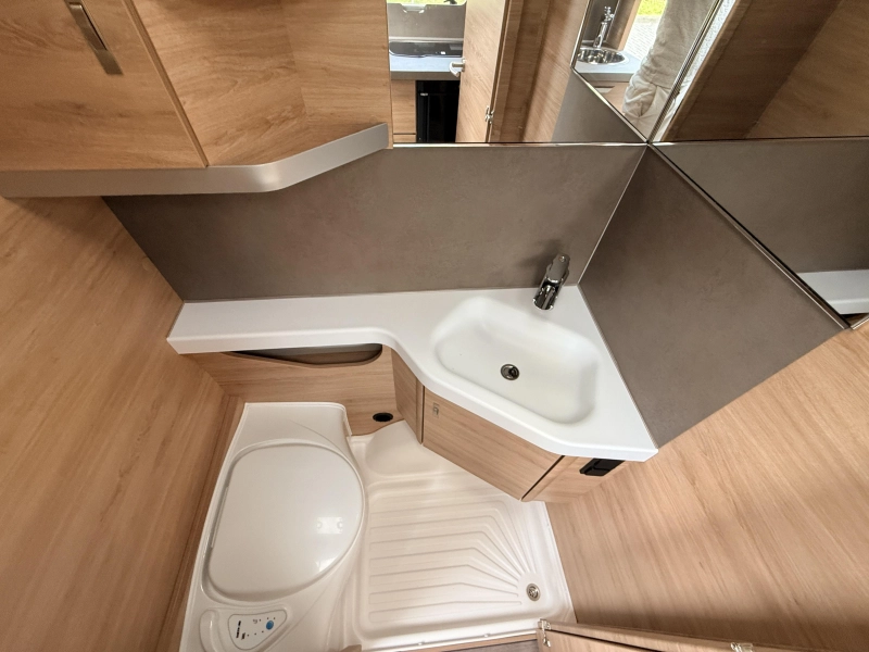 Knaus Sudwind 60 Years 460 EU Camas individuales MoverToldo foto: 8