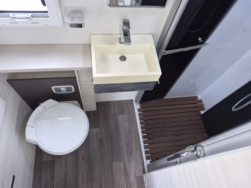 Chausson Welcome 737 Schotel-Levelsysteem-airc  foto: 10