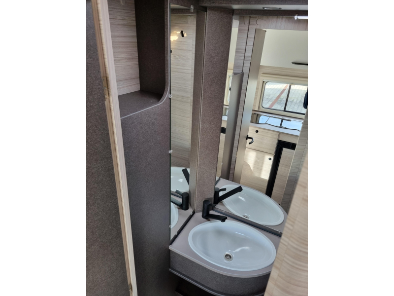Dethleffs C'Joy 460 LE Active - Lits jumeaux ! photo : 18