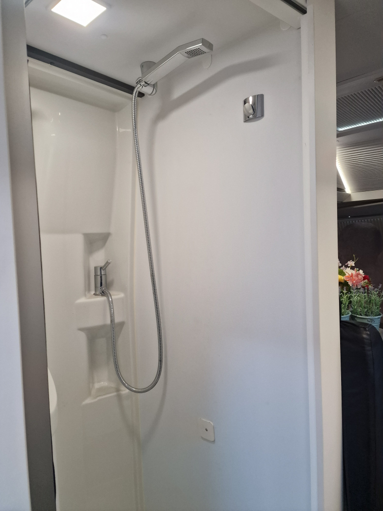 Adria 600 SPB Supreme Foto: 11