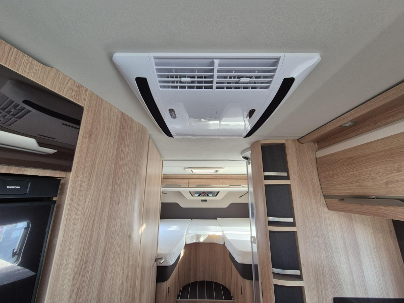 Knaus Sky TI 700 MEG 180pk autom 2 aircos E84  foto: 10