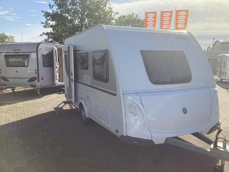 Knaus Sport 420 QD Unico luifel met voorwand  foto: 18