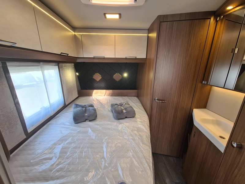 Tabbert Cazadora 490 TD Fransbed - 2025 foto: 14