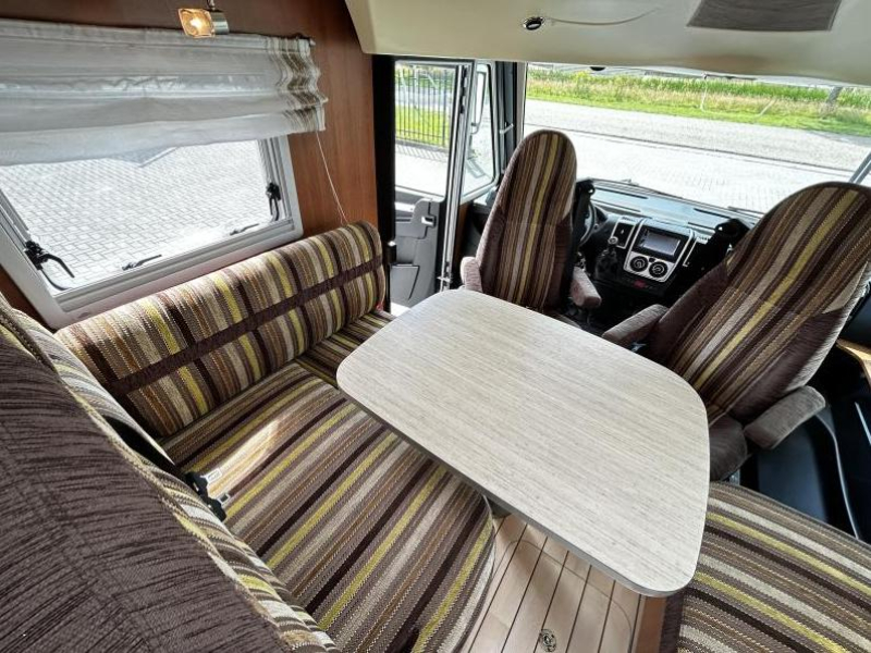 Pilote Explorateur G 741 Dwarsbed/Hefbed/Alde/2012  foto: 16