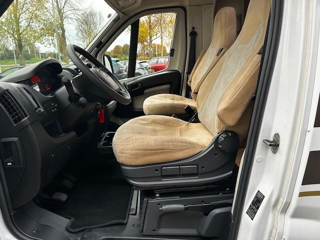 CAPRON T 339 /Queensbett/Navi/R&uuml;ckfahrkamera/Fahrradtr&auml;ger Foto: 7