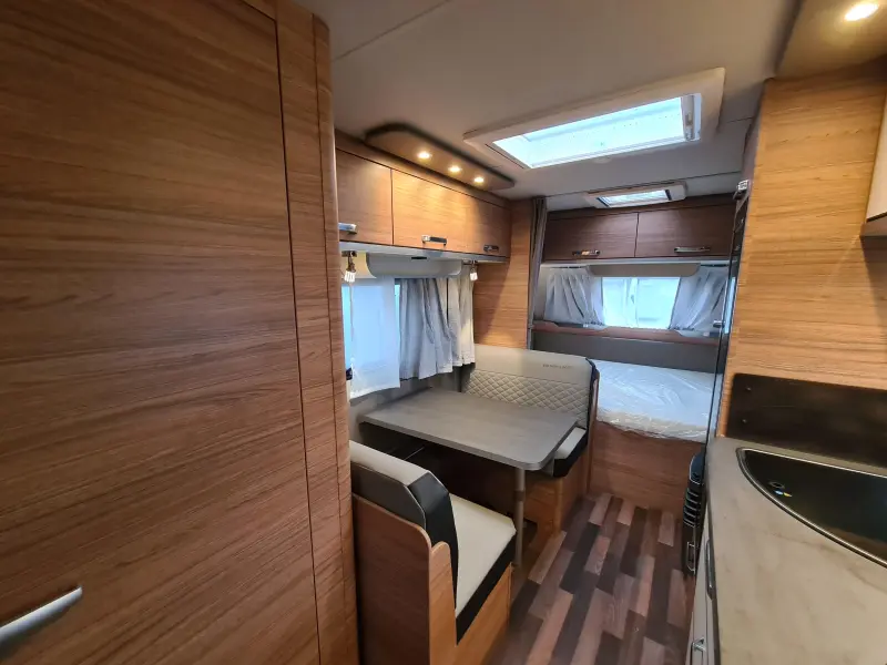 Weinsberg CaraOne Edition HOT 480 QDK 2025, 3 Stapelbedden!  foto: 7