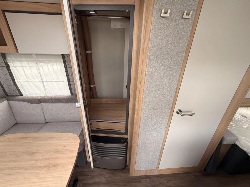 Knaus Sport 500 EU 1800KG + Camas individuales foto: 7