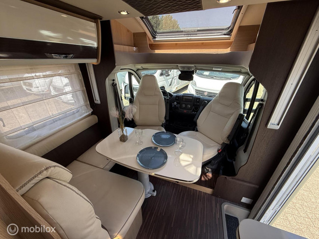 Mc Louis MC4 231 Dwarsbed + Hefbed / Euro6! foto: 8