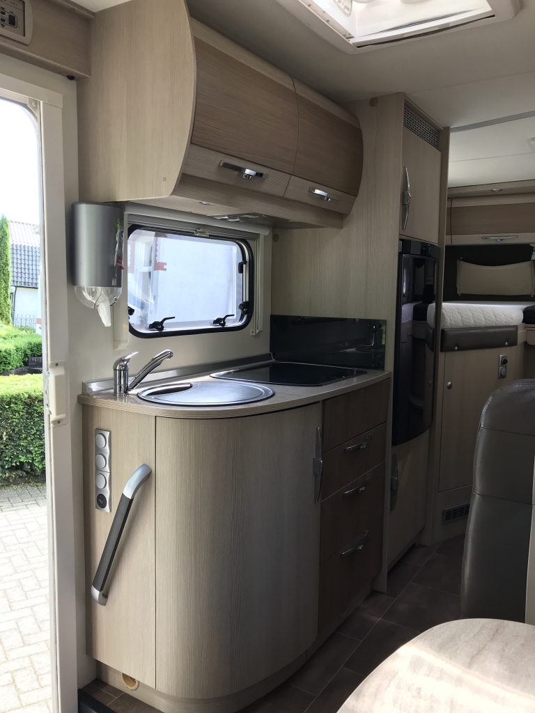Bürstner Viseo i 690 # level systeem # Enkele bedden & Hefbed # foto: 12
