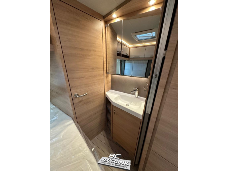 Knaus Sudwind Black Selection 450 FU LIT FRAN&Ccedil;AIS 1700 KG photo : 8