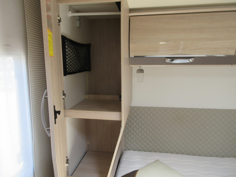 Rapido 696 F Premium Edition AUTOMAAT FACE TO FACE  foto: 9
