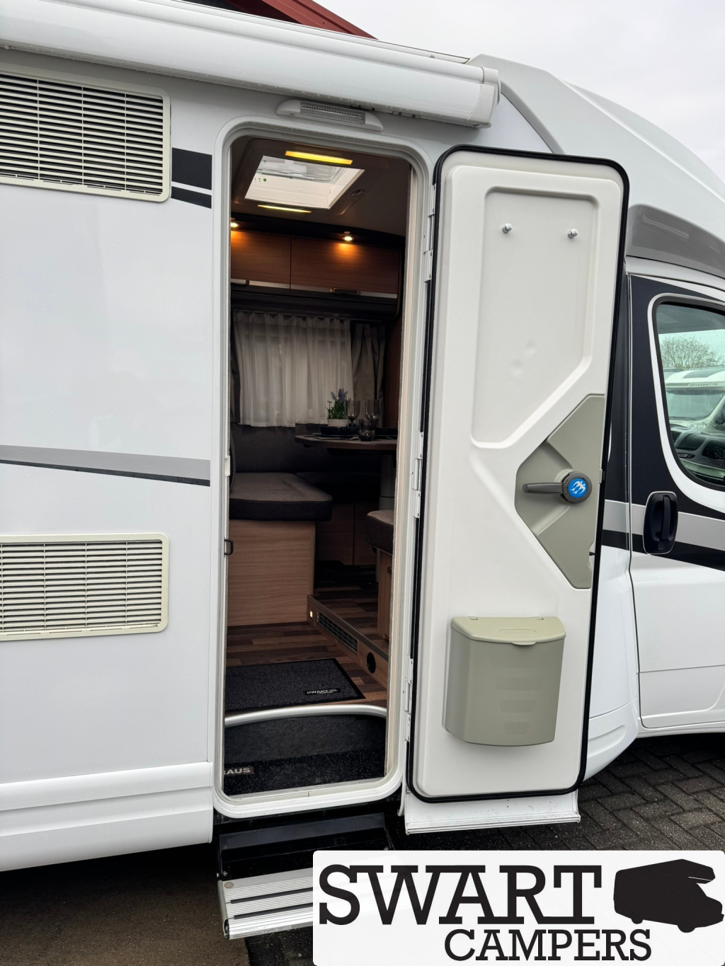 Knaus Sky TI 700 MEG Silver Selection, Enkele bedden 150 pk foto: 19