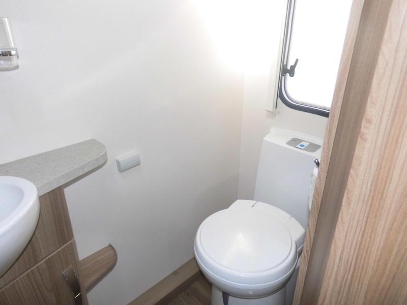 Sprite Cruzer 492 SR Mover en cassetteluifel!  foto: 5