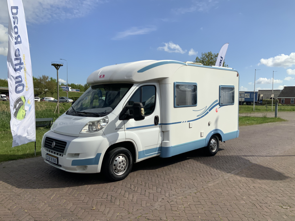 Adria   Compact   2.3 MultiJ. 130 PK , Half-integraal  , Frans-bed achter , Motor-airco , Trekhaak , Kleine camper , Bj. 2009 Camp centrum on the road Marum foto: 0