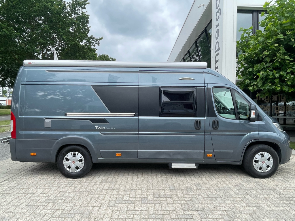 Adria Twin 640 SPX DWARSBED ZONNEPANEEL BEARLOCK EURO6 foto: 16