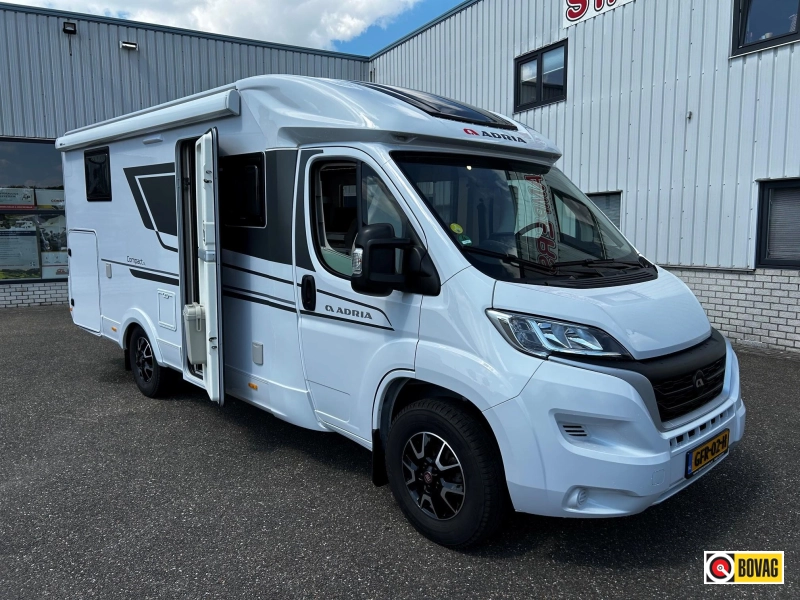 Radio et caméra Adria Compact Axess DL, Maxxfan 