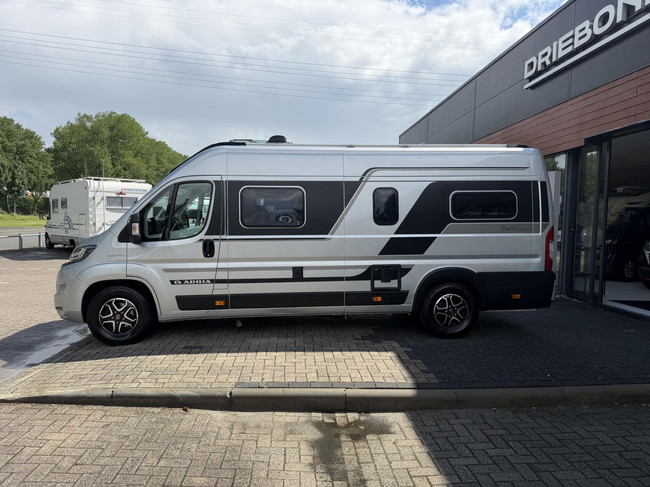 Adria Twin Supreme 640 SGX 9T-Automaat Zonnepaneel Victron Systeem foto: 6