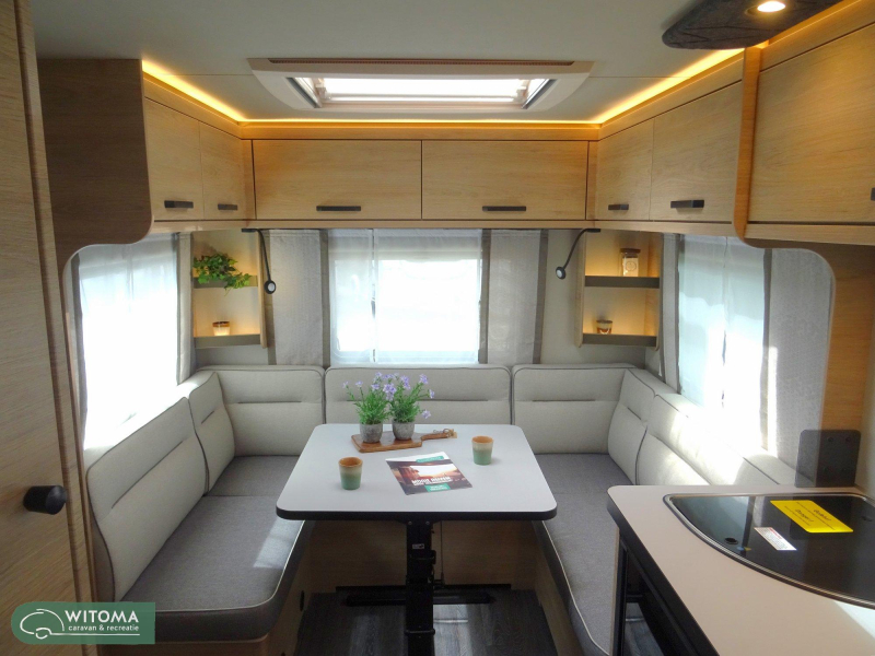Weinsberg CaraOne Edition HOT 450 FU Frans bed  foto: 6