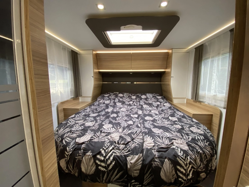 Adria Sonic Plus 700 DC Automaat | Dakairco Level  foto: 16