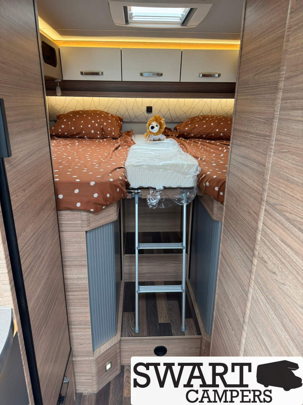 Weinsberg CaraCompact 600 MEG Edition [pepper] Automatik 180 PS L&auml;ngsbetten Foto: 18