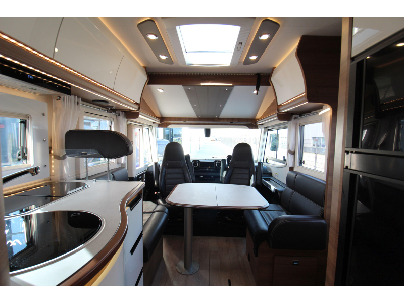 Rapido M96 Queensbed + Hefbed  foto: 29