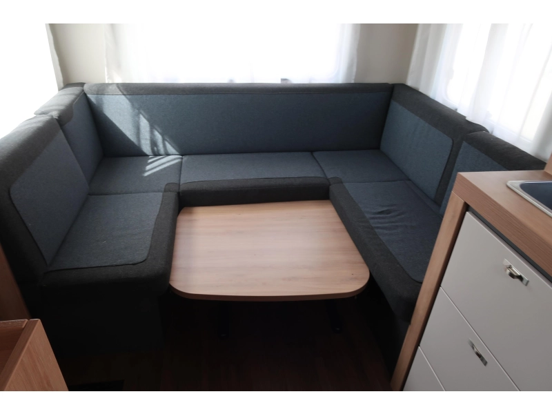 Knaus Sport 450 FU ZGAN, 5 MAANDEN OUD  foto: 2