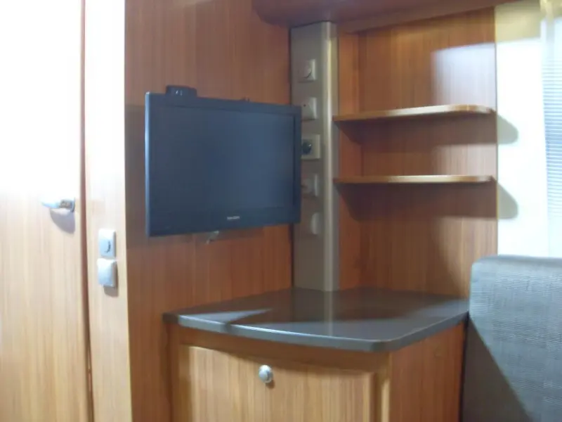 Adria Adora 492 UL ENKELE BEDDEN  foto: 4